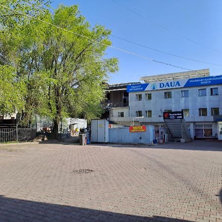 Fox Park Hostelアルマトイ エクステリア 写真
